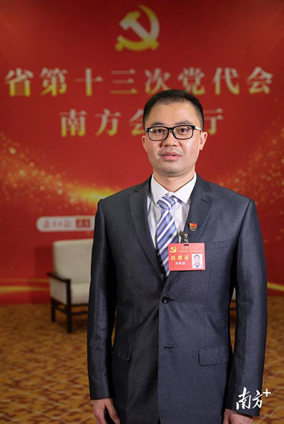 鶴山雅圖仕印刷有限公司生產(chǎn)技術(shù)主任、首席技師馮新源代表