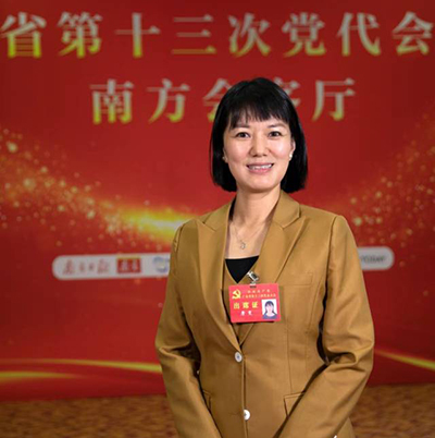 廣州市天河區車(chē)陂小學(xué)黨支部書(shū)記、校長(cháng)詹雯代表：在學(xué)校點(diǎn)亮孩子心中的“光”