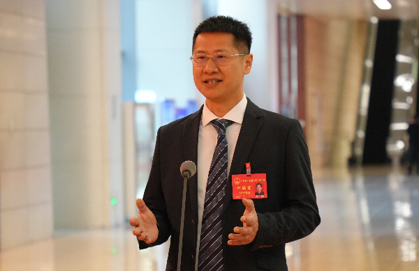 省人大代表、東莞先知大數據有限公司董事長(cháng)兼首席科學(xué)家余旸：科技助力制造業(yè) 企業(yè)尋找出海通道